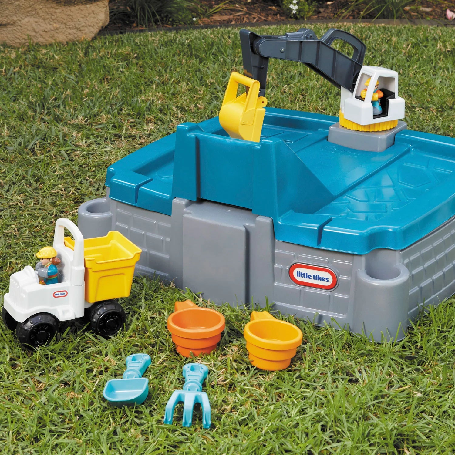 Dirt Diggers™ Excavator Sandbox